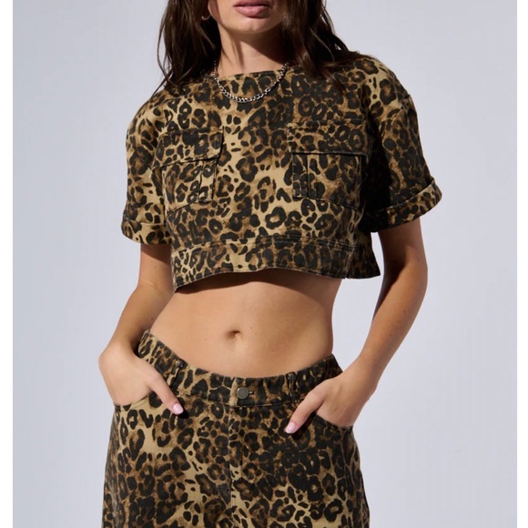 AKIRA Tops - AKIRA CHEETAH TOP Size Small